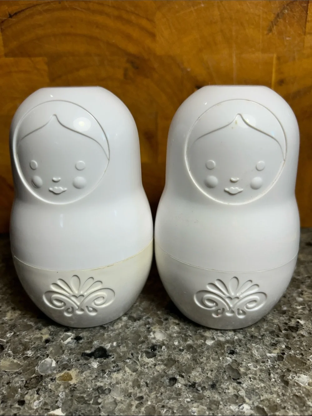 3 Nesting dolls measuring cups